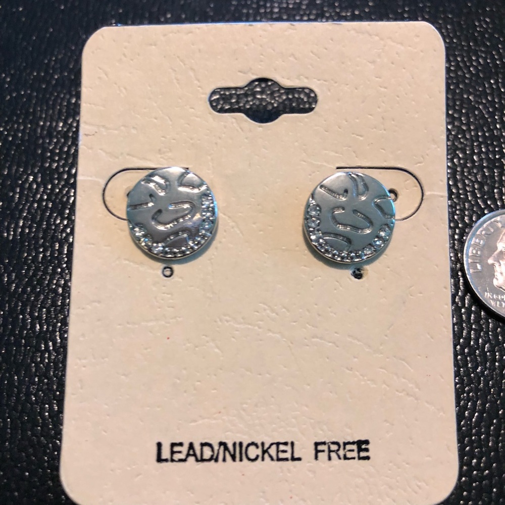 Punch earrings - Picture 3 of 3